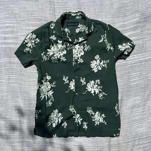 A&F short sleeve button down, Sz Med